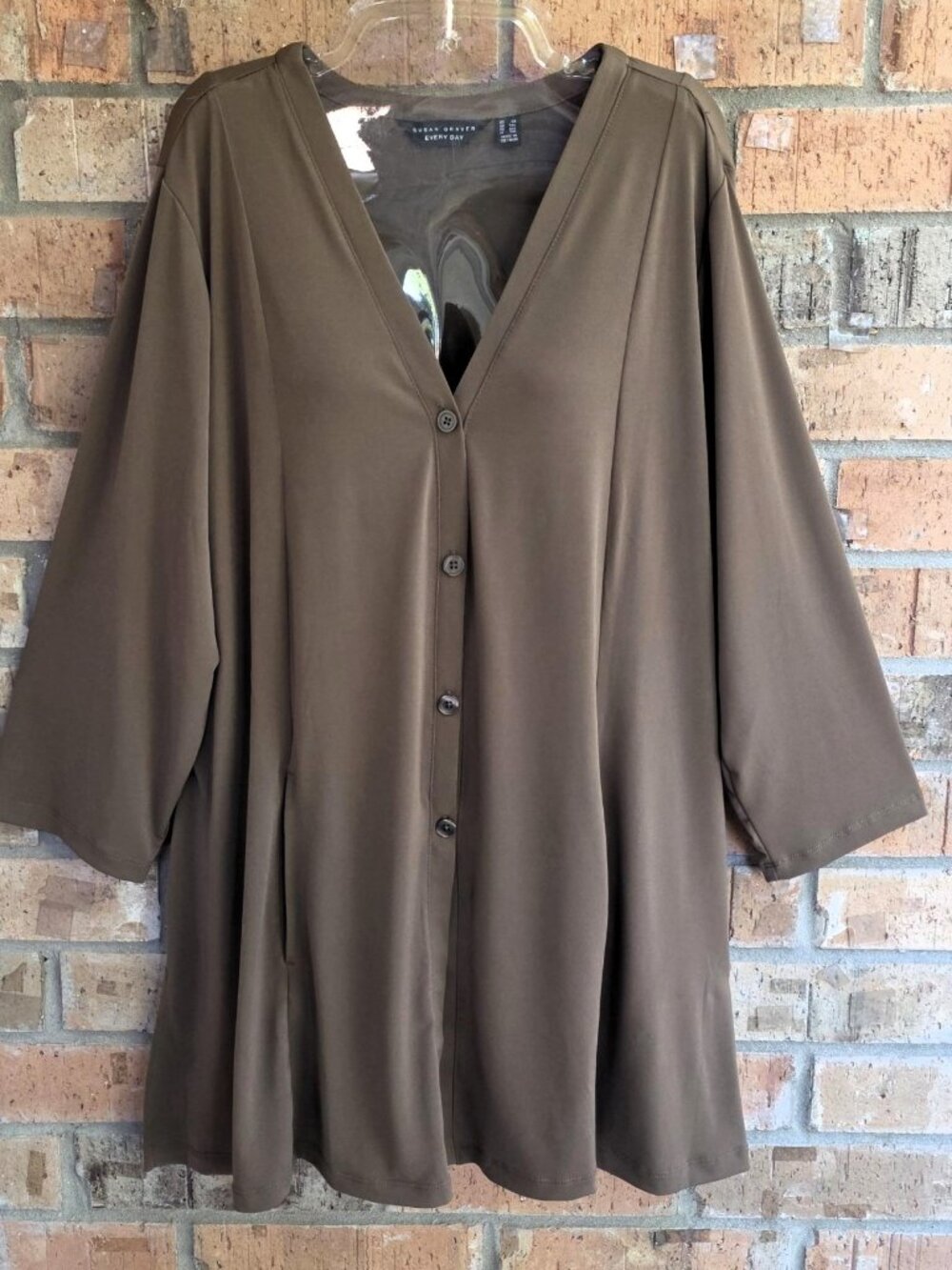 Susan Graver Womens Top Blouse Button Up Front 3/4 Sleeves V-neck Olive Size 2X - Picture 7 of 8